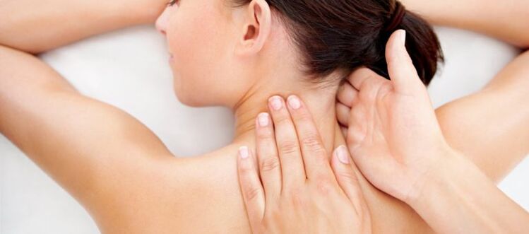 Provádění terapeutické masáže pro prevenci cervikální osteochondrózy