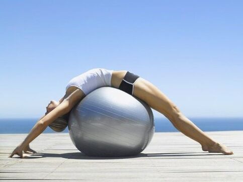 fitball cvičení pro osteochondrózu páteře