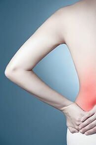 Neustálá bolest v dolní části zad je druhou fází osteochondózy